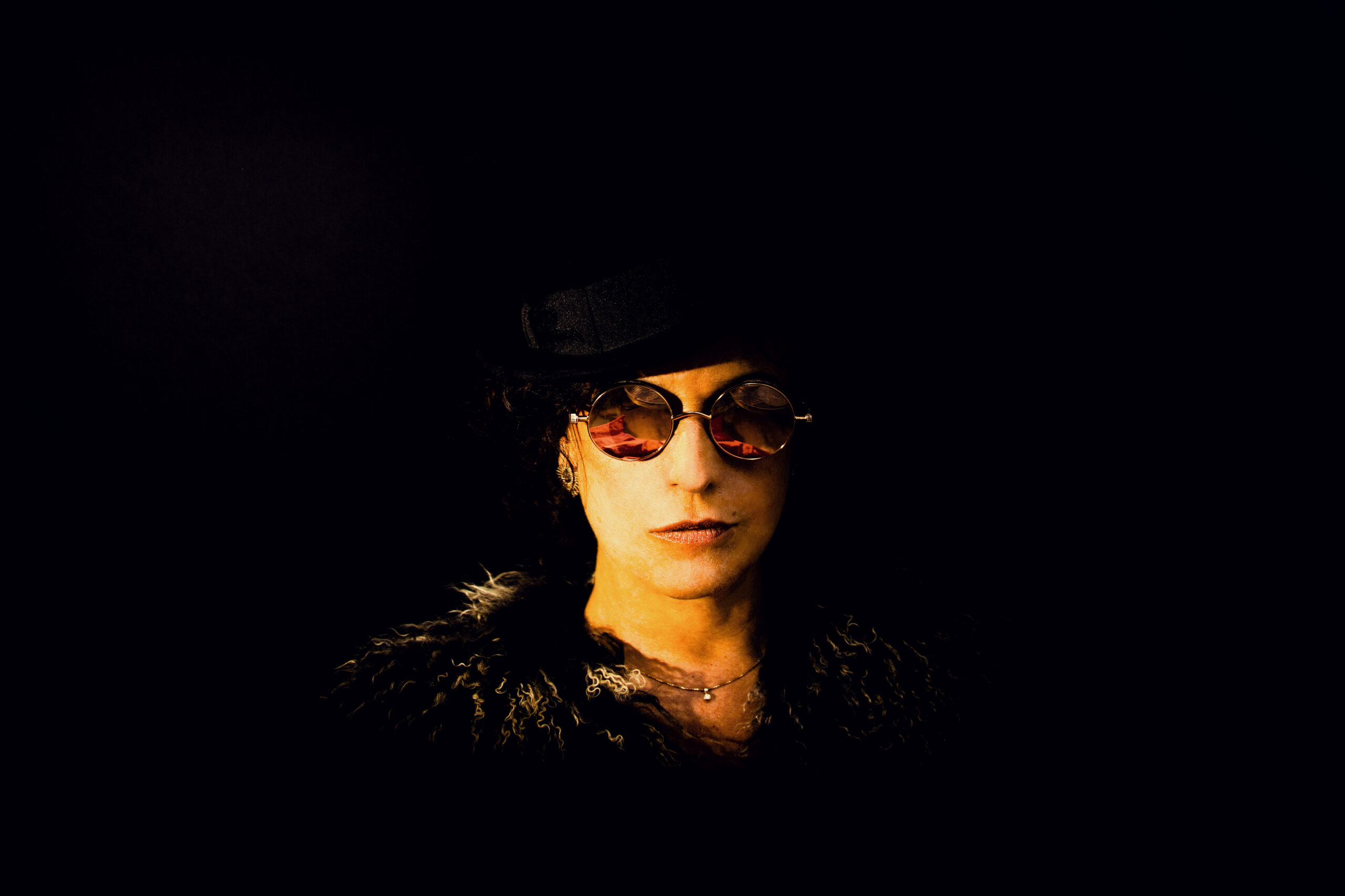 Tudyka with Steampunk glasses